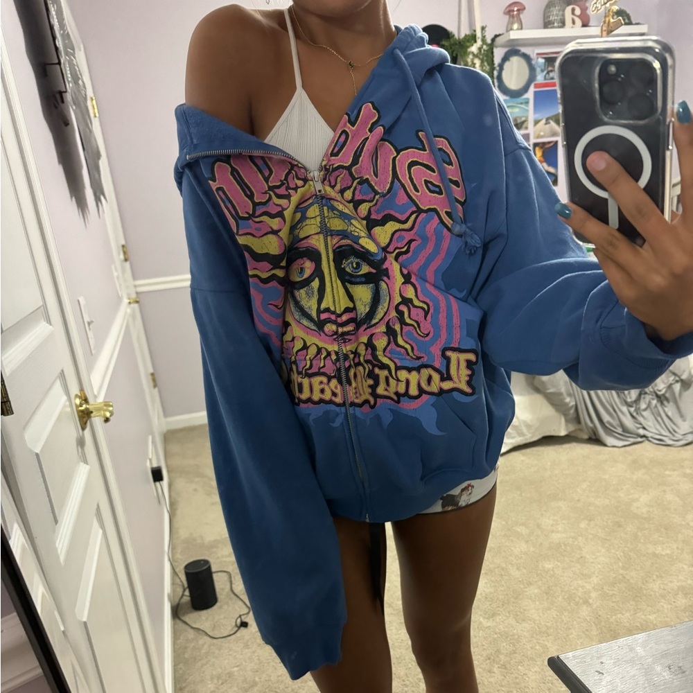 One size from urban, sublime zip up.